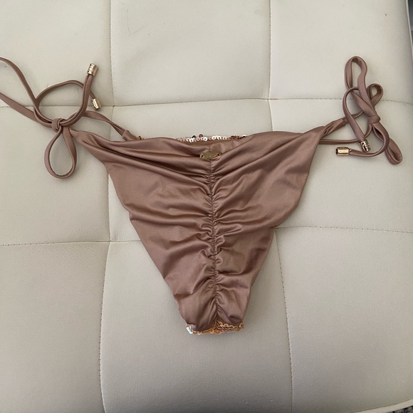 Beach Bunny Blush Ariel Bikini bottom - Picture 3 of 10